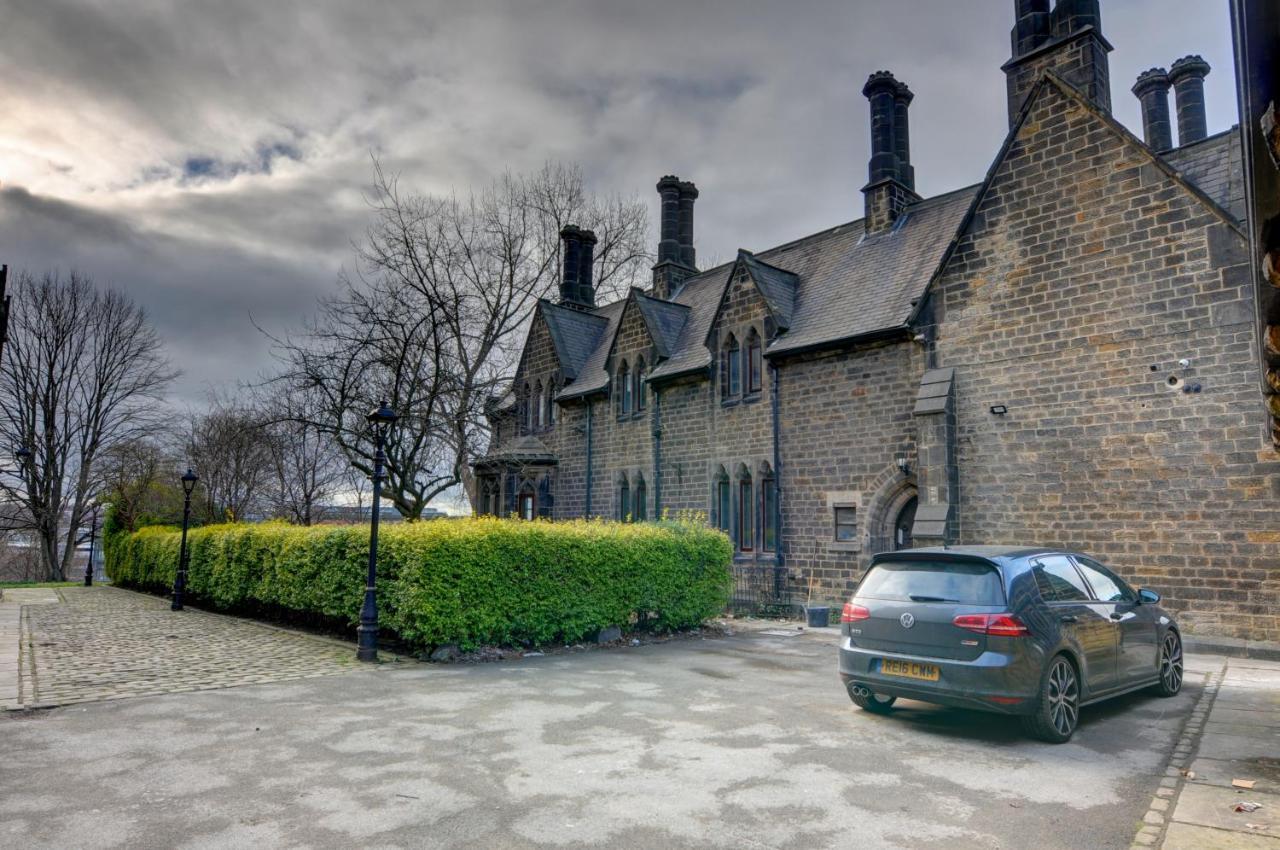 利兹The Old Vicarage - Secure Parking, Fast Wifi, Garden别墅 外观 照片